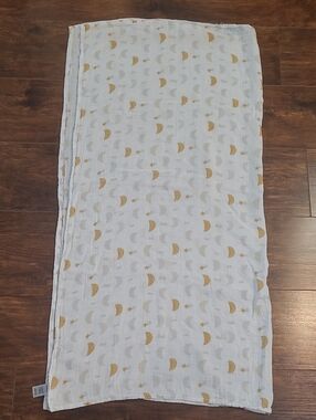 Momcozy Kids White Muslin Swaddle Banboo Cotton with Mustard Moon Print 42×42